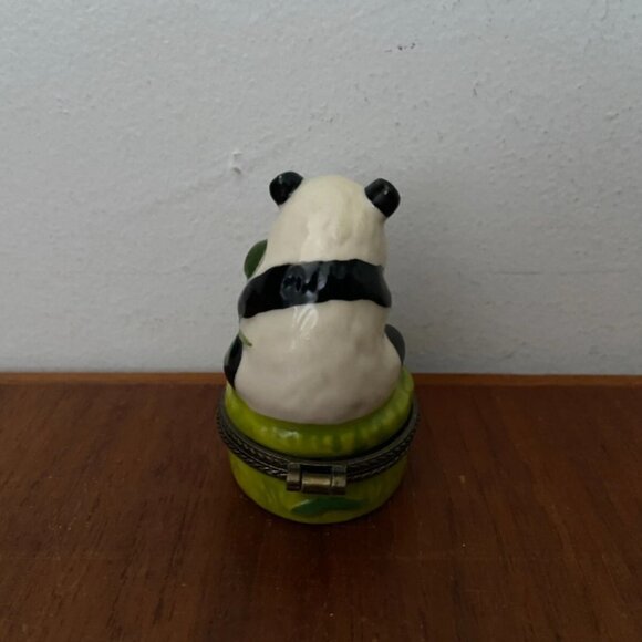 Vintage Panda Bear Eating Bamboo Hinged Porcelain Lidded Trinket Box With Lid - Picture 5 of 6